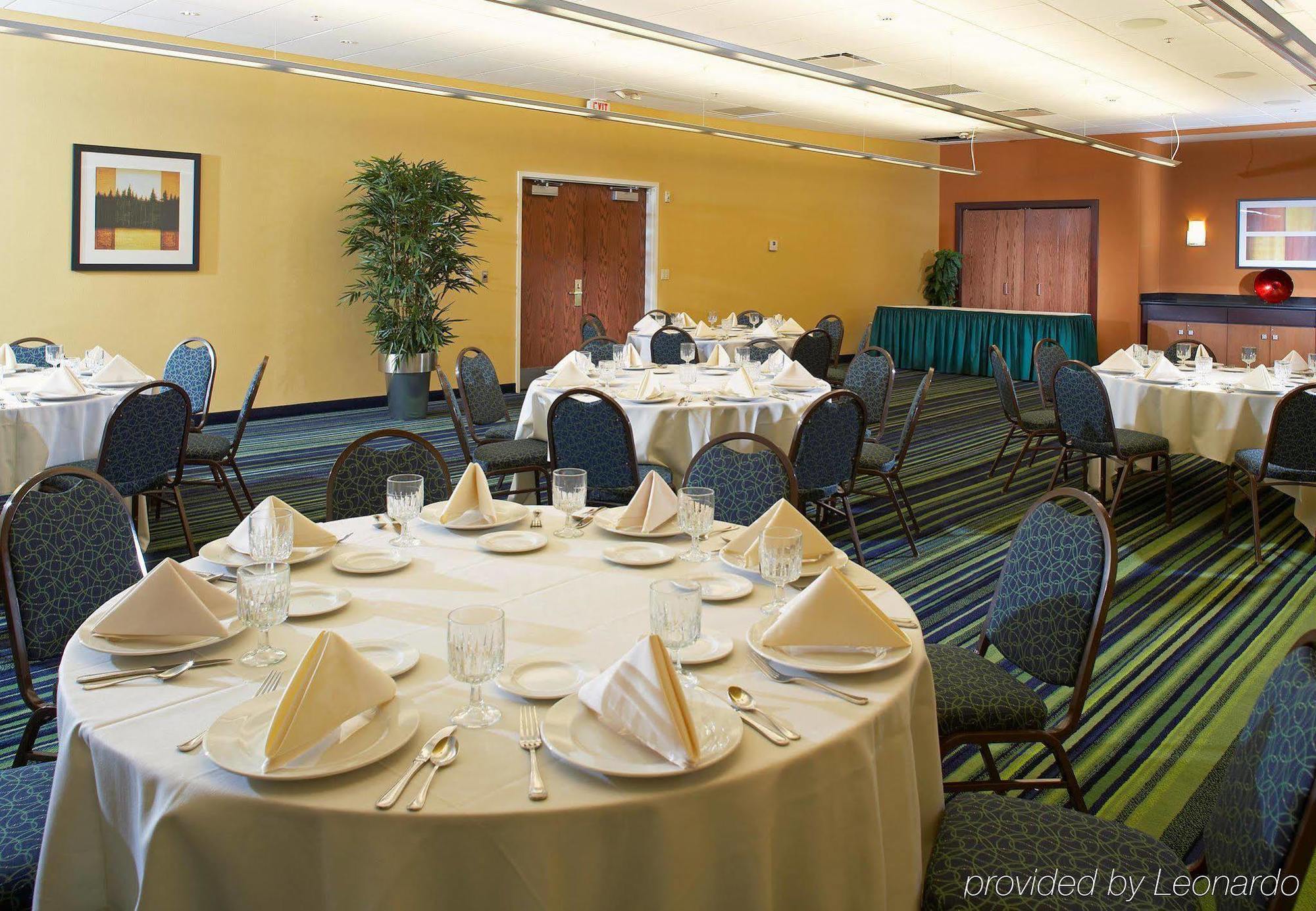 Fairfield Inn & Suites By Marriott Cleveland Beachwood Restaurang bild